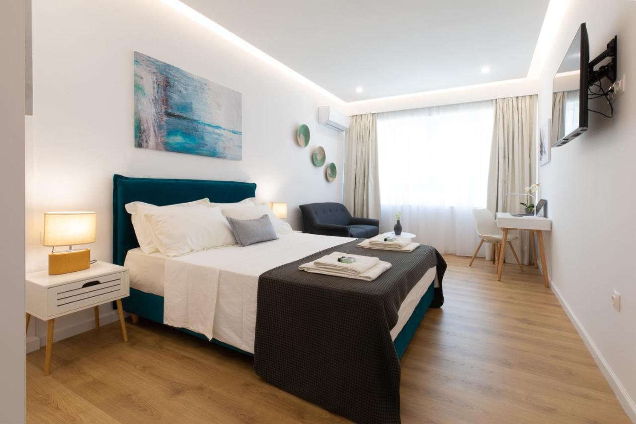 Minimal Apartment In Plaka Athen Exterior foto